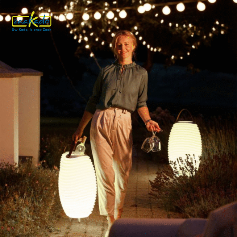 zomergeschenk lamp en bluetooth speaker in één met logo in mooie verpakking personeelsgeschenk