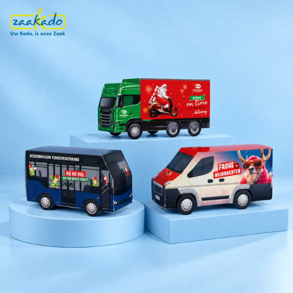 Geschenkset voor de Dag van de Vrachtwagenchauffeur met custom-made snoeppotten in de vorm van vrachtwagen, lijnbus en bestelbus.