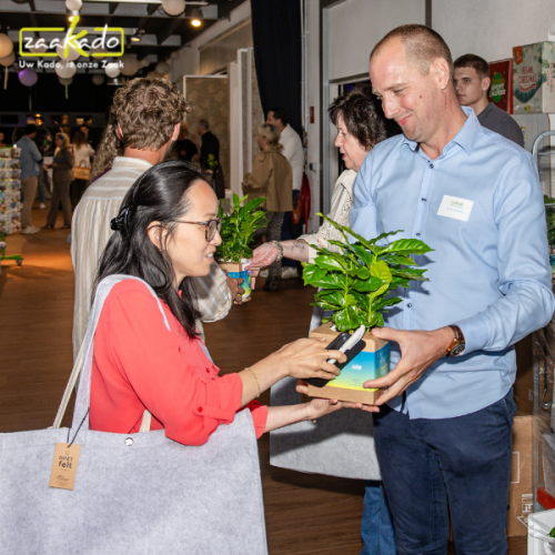 Ondernemers kunnen tijdens deze vakbeurs relatiegeschenken producten bekijken, kwaliteit beoordelen en verschillende cadeauconcepten met elkaar vergelijken.
