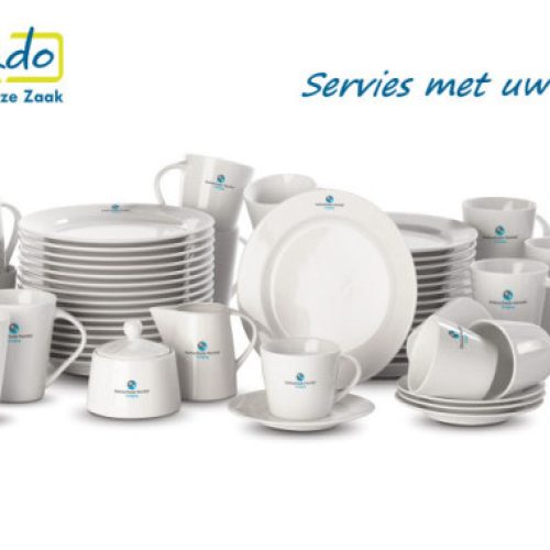 Compleet-servies-met-logo-bedrukken-93-delig-borden-koffiekopjes-schotels-melkkan-en-suiker-ZaaKado-1-606x380[1]