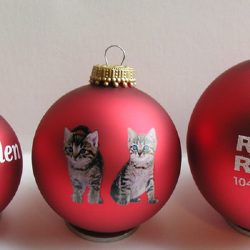 Kerstbal-relatiegeschenk-bedrukt-bedrukte-kerstbal-logokerstbal-logo-huisstijl-merk-afbeelding-eigen-ontwerp-cadeau-geschenk-kerst-kerstmis-eindejaar-ZaaKado-Rotterdam
