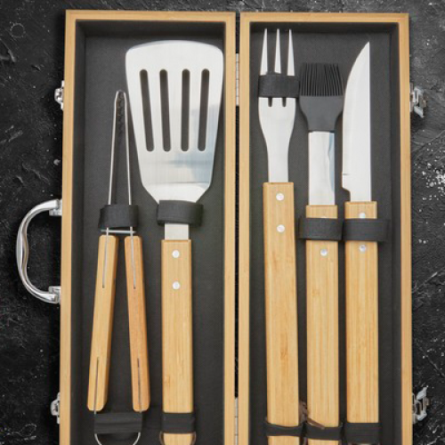 bbq-relatiegeschenken-bedrukt-met-logo-barbecue-cadeaus-zomer-bedankje-personeel-bouw-techniek-industrie-vakantiecadeau-buiten-uitzendbureaus-zaakado-rotterdam