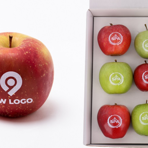 bedrukt-fruit-met-logo-eetbare-inkt-bedrukking-appel-peer-banaan-gezond-gepersonaliseerd-luxe-kartonnen-verpakking-zorg-ziekenhuizen-zaakado-rotterdam
