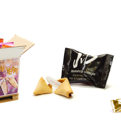 gelukskoekjes-fortune-cookies-origineel-kerstgeschenk-gepersonaliseerd-eindejaarsgeschenk-give-away-weggever-beurs-bouwbedrijf-gelukwens-logo-bedrukking-zaakado-rotterdam