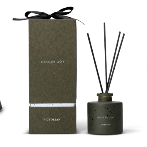 geurkaars-geurstokjes-kerstcadeau-kerstpakket-interieur-cadeau-voor-vrouwen-huisparfum-hippe-relatiegeschenken-uitzendbureau-dag-van-de-verpleging-zaakado-rotterdam