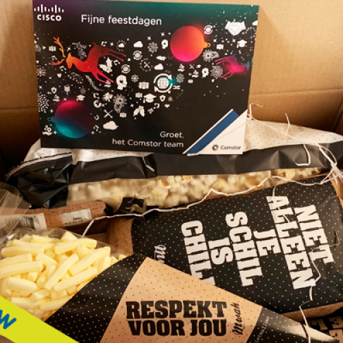 kerstpakket-met-persoonlijke-teksten-kerstcadeaus-opvallende-relatiegeschenken-bedrukken-met-logo-zaakado-rotterdam