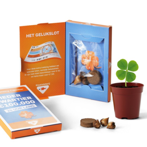 klavertje vier per brievenbus post voor de dag van de zorg 2020