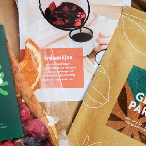 pineut-gepersonaliseerd-kerstcadeau-per-post-brievenbuscadeau-kerst-kliekjessoep-gluhwein-party-time-bedankje-personeel-uitzendbureau-callcenter-kinderdagverblijf-horeca-zaakado-rotterdam