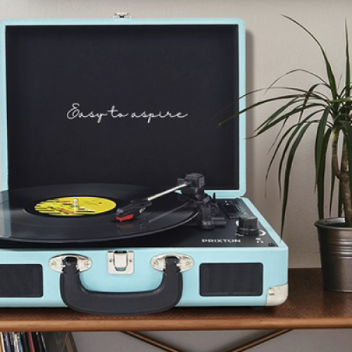 platenspeler-draaitafel-met-logo-bedrukt-hip-relatiegeschenk-jongeren-uitzendbureau-callcenter-feestje-kerstcadeau-muziekcadeau-startup-zaakado-rotterdam
