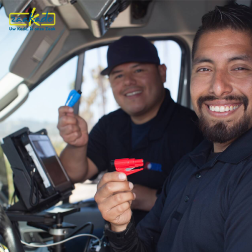 praktische-relatiegeschenken-hulpverlening-veilig-reizen-tool-veiligheid-auto-gadgets-met-logo-resqme-slimme-cadeaus-transport-vervoer-uitzendbureau-taxibedrijf-beveiliging-zaakado-rotterdam