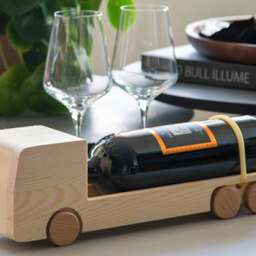 rackpack-wijntruck-vrachtwagen-wijnkist-fles-wijn-relatiegeschenk-kerstcadeau-kado-transportsector-vervoer-vrachtwagen-vrachtauto-logo-bedrukking-graveren-gepersonaliseerd-zaakado-rotterdam
