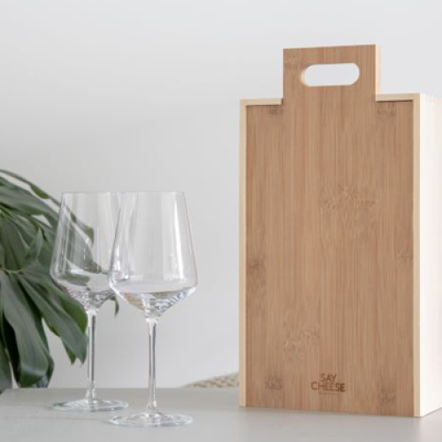 say-cheese-kerstpakket-wijnpakket-bamboe-snijplank-kerstcadeau-eindejaarsgeschenk-franse-kaas-food-culinair-pakket-gepersonaliseerd-met-logo-bedrukking-zaakado-rotterdam