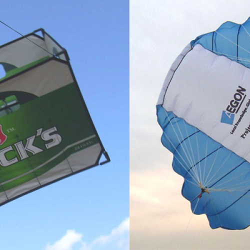 vlieger-logo-bedrukt-vliegers-gepersonaliseerd-matrasvlieger-zomergeschenken-sportieve-cadeaus-corona-outdoor-opvallend-promotie-in-de-lucht-zaakado-rotterdam